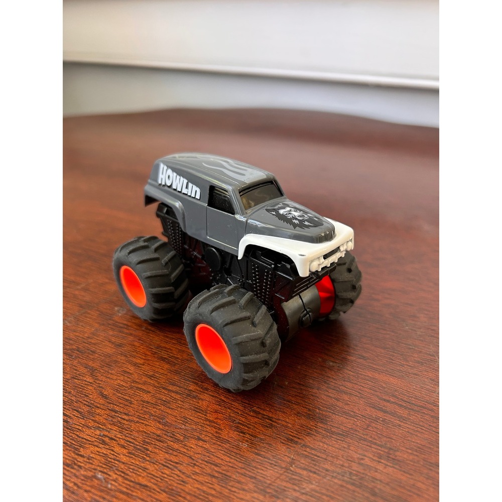 Monster Jam Howlin Monster Truck Grey White Orange Rims Wolf Flame Graphic Toy